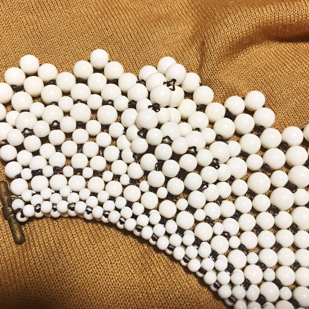Hand Beaded statement necklace - Picture 2 of 3
